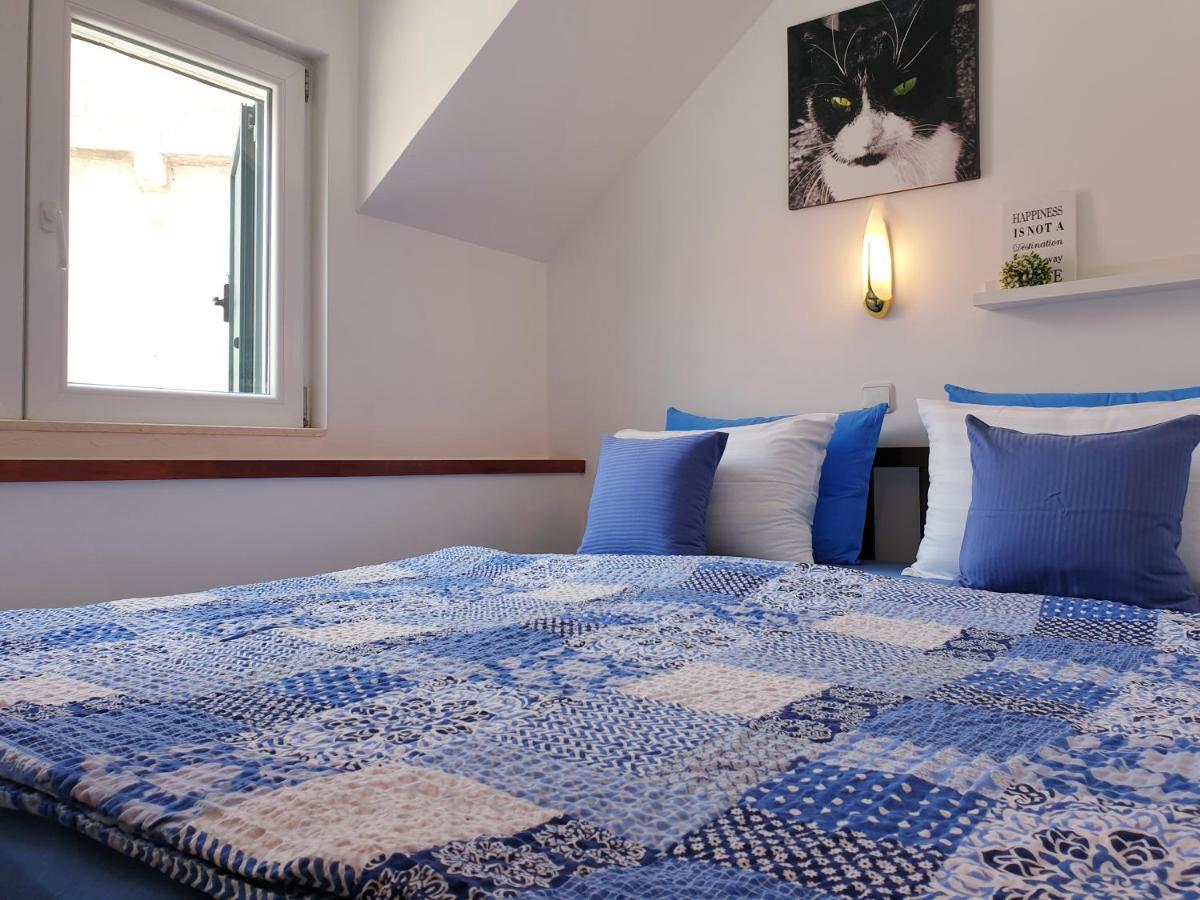 Apartments Sandra In The Historical Center Of The City ซูเปตาร์ ภายนอก รูปภาพ