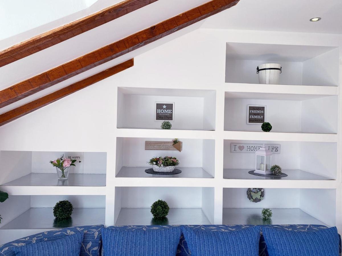 Apartments Sandra In The Historical Center Of The City ซูเปตาร์ ภายนอก รูปภาพ