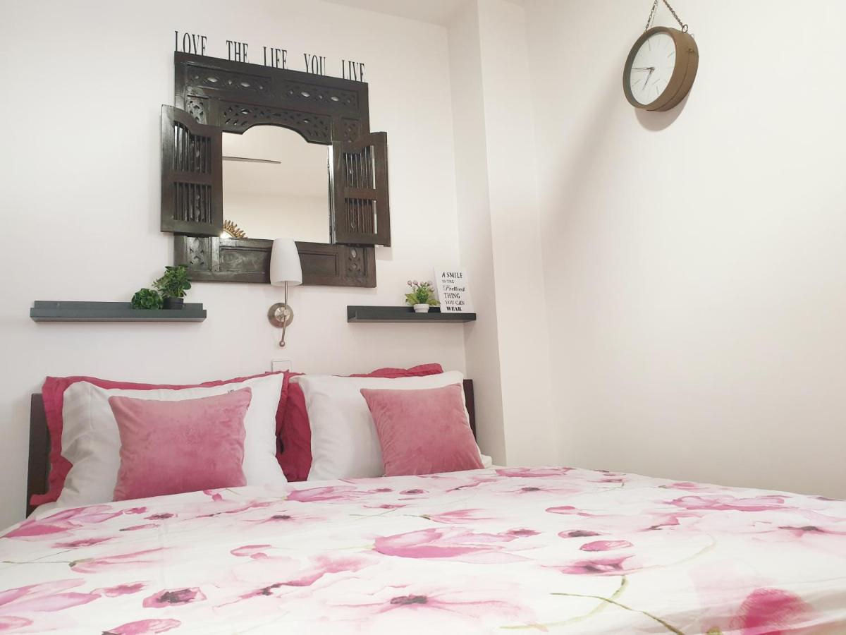 Apartments Sandra In The Historical Center Of The City ซูเปตาร์ ภายนอก รูปภาพ