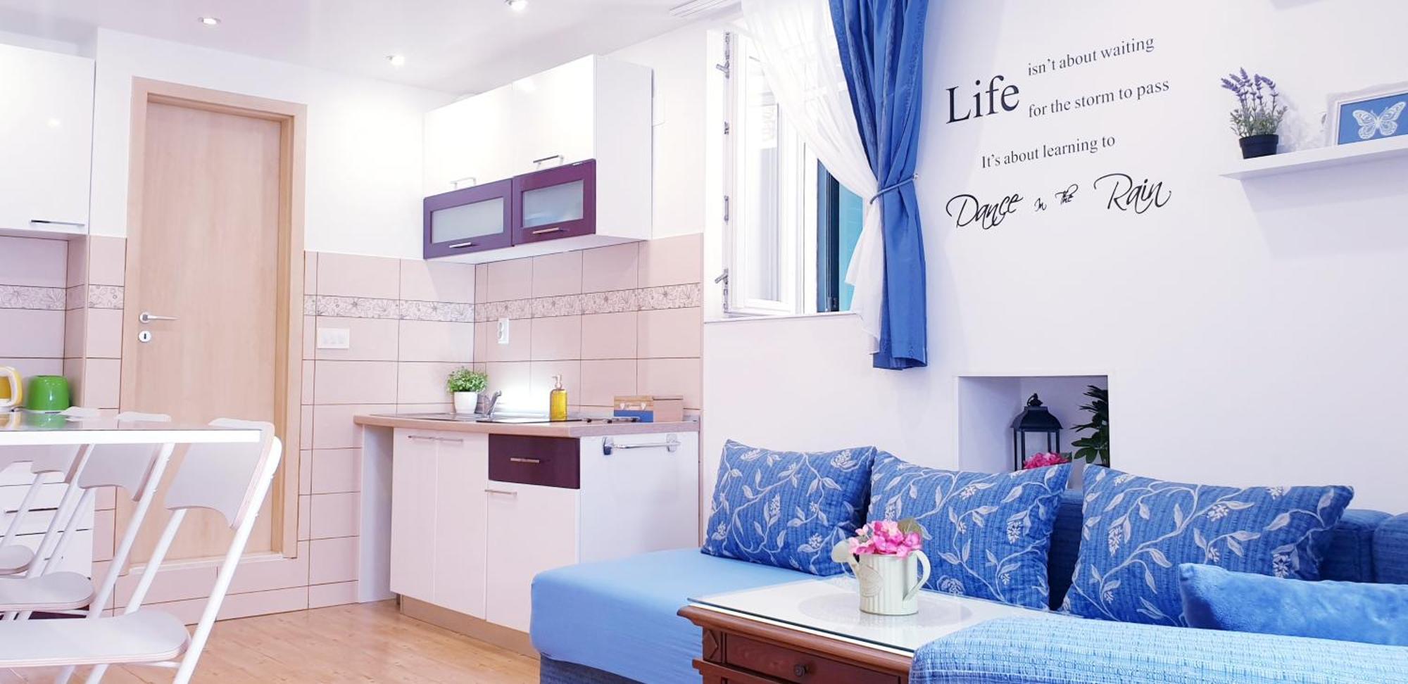 Apartments Sandra In The Historical Center Of The City ซูเปตาร์ ภายนอก รูปภาพ