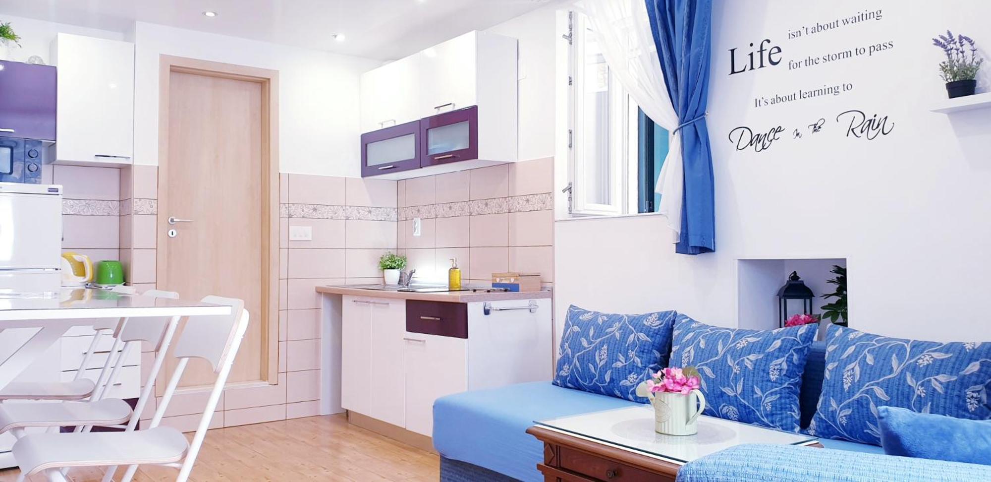 Apartments Sandra In The Historical Center Of The City ซูเปตาร์ ภายนอก รูปภาพ