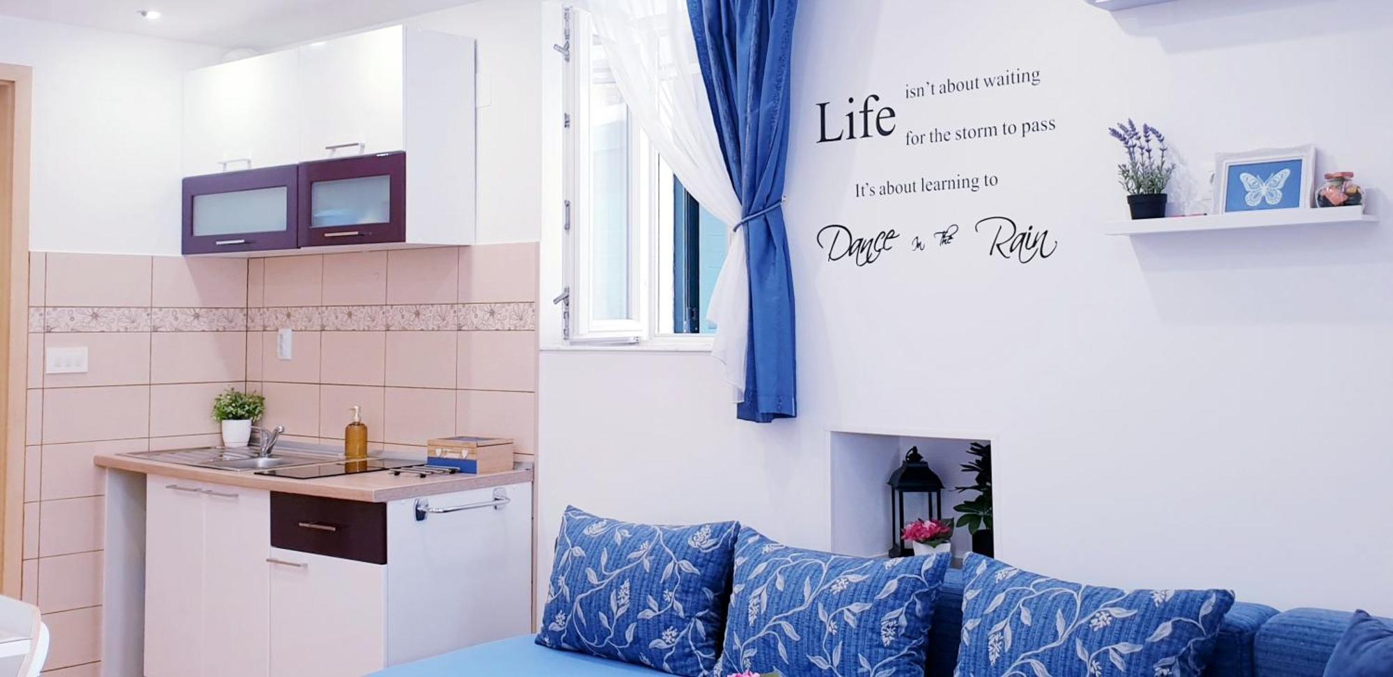 Apartments Sandra In The Historical Center Of The City ซูเปตาร์ ภายนอก รูปภาพ